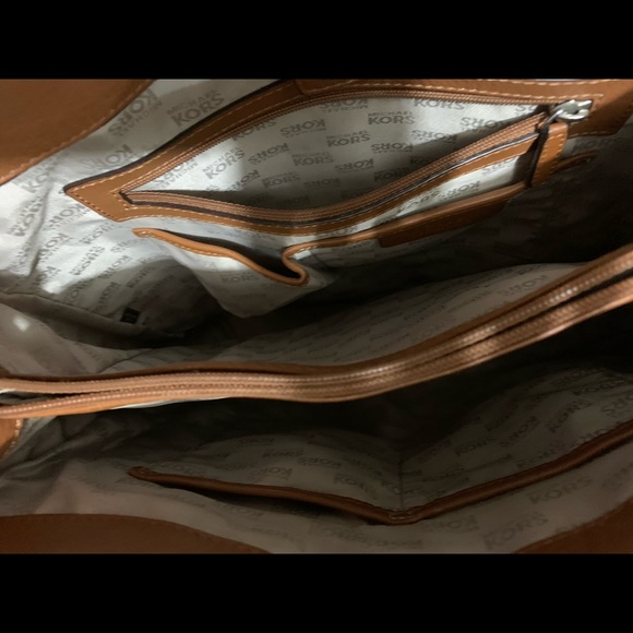 Michael Kors - Picture 2 of 3